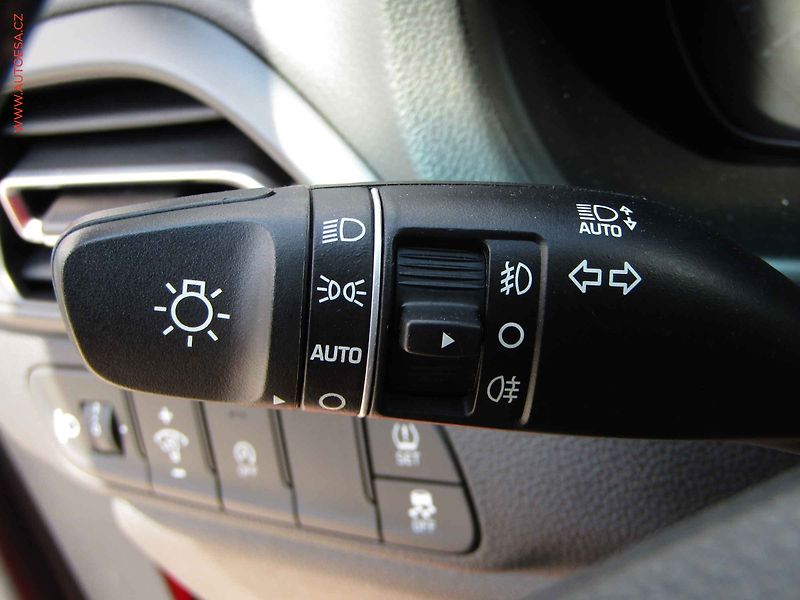 Hyundai i30 (2023) 1.0 T-GDi, ČR, Smart - fotka 12 z 19