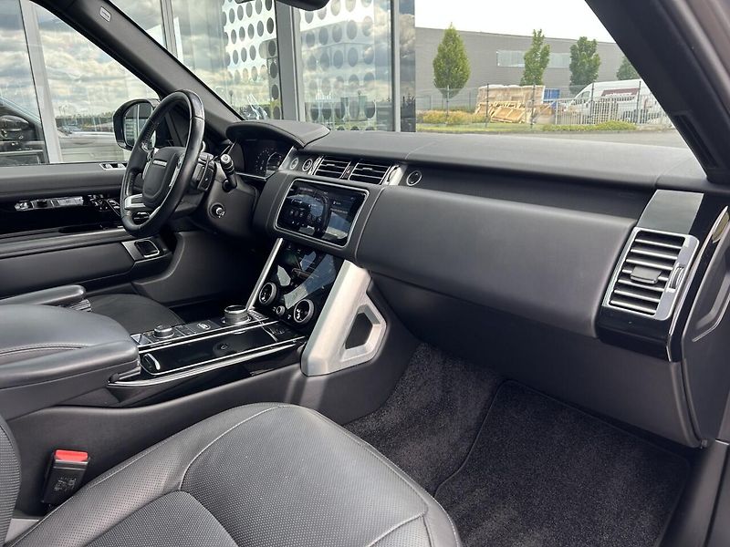 Land Rover Range Rover VOGUE MY 21,5 D300 - fotka 12 z 37
