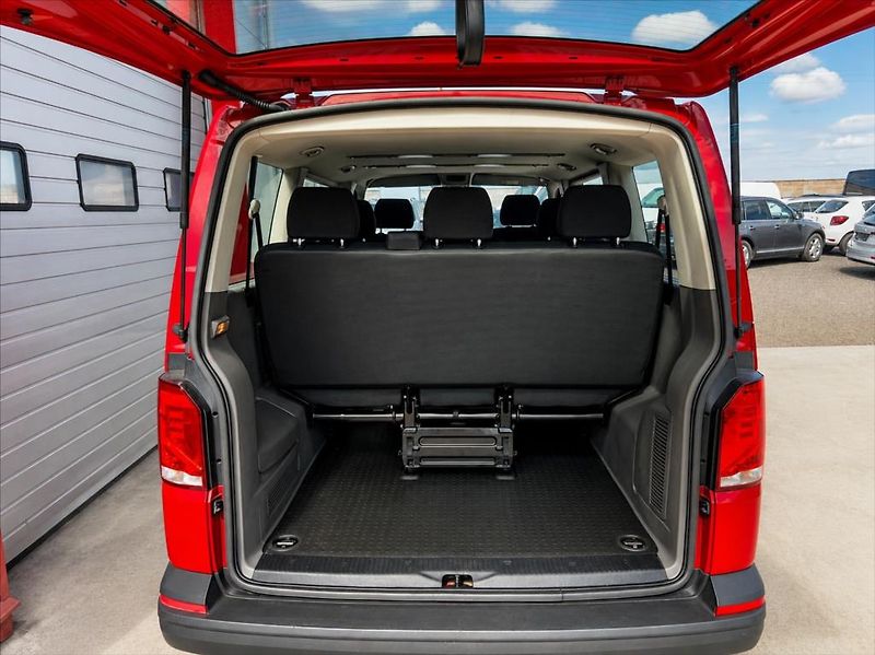Volkswagen Caravelle 2,0 TDI 6.1 SWB TRENDLINE - fotka 17 z 24