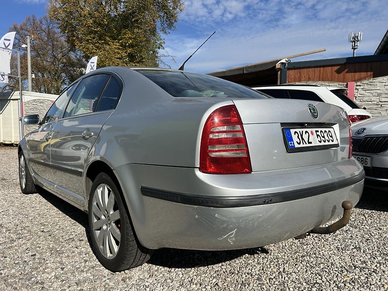 Škoda Superb (2006) 1.9 TDi 96 KW  - fotka 8 z 18