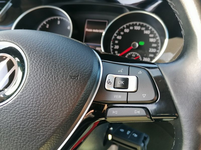 Volkswagen Touran (2022) 2.0 TDi DSG,110kW,Highline,ACC - fotka 20 z 26