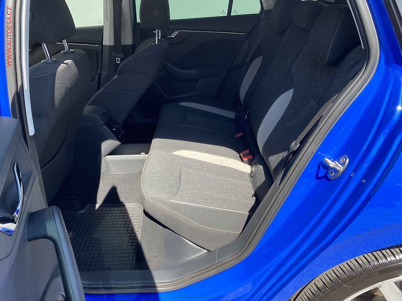 Škoda Scala (2019) 1.0 TSi, ČR, Style, LED - fotka 10 z 17