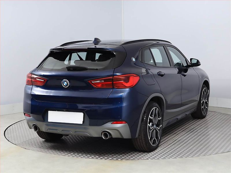 BMW X2 (2019) M Paket xDrive20d - fotka 5 z 21