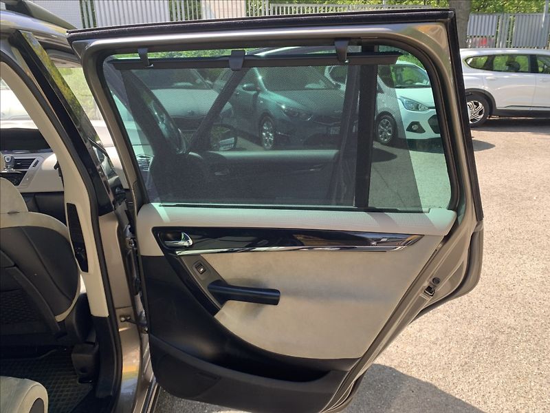 Citroën C4 Picasso 1,6 HDI AUTOMAT,EXCLUSIV,7.MÍS - fotka 18 z 21