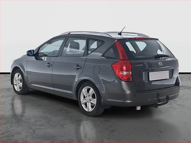 Kia Ceed (2010) 1.6 CRDi, po STK, Tažné - fotka 4 z 19