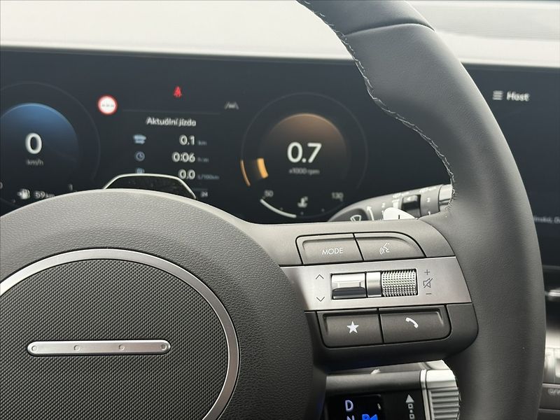 Hyundai Kona 1,6 T-GDI 132kW DCT Style - fotka 12 z 29