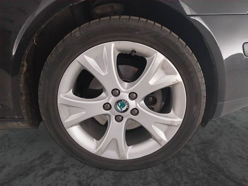 Škoda Octavia (2008) Ambiente 1.8 TSI, Serv.kniha - fotka 15 z 17