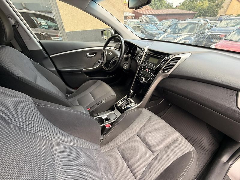 Hyundai i30 (2015) 1.6-NÍZKÁ SPOTŘEBA-AUT-SENZORY - fotka 23 z 28