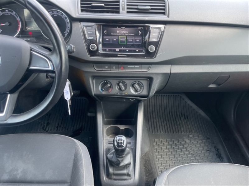 Škoda Fabia 1,0 TSI 81 Ambition - fotka 10 z 11
