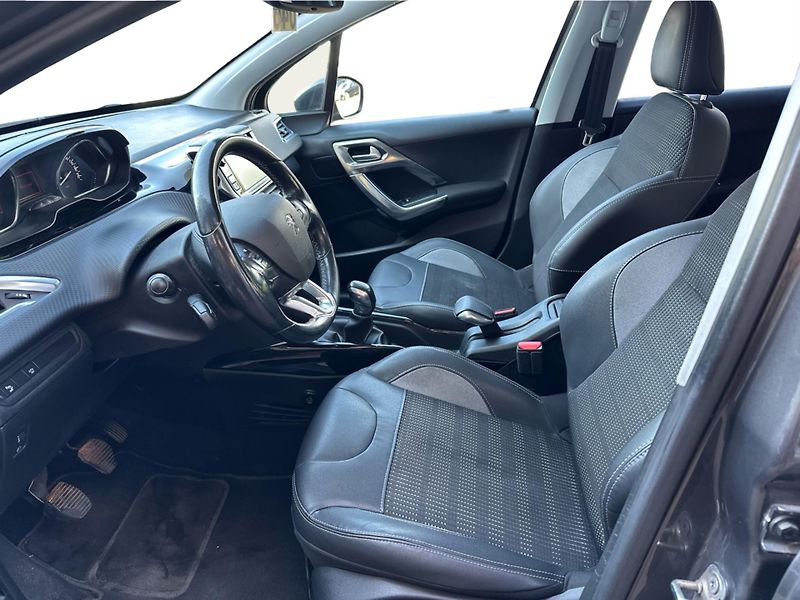 Peugeot 2008 1.2 PureTech Allure 73kW Man. - fotka 11 z 23