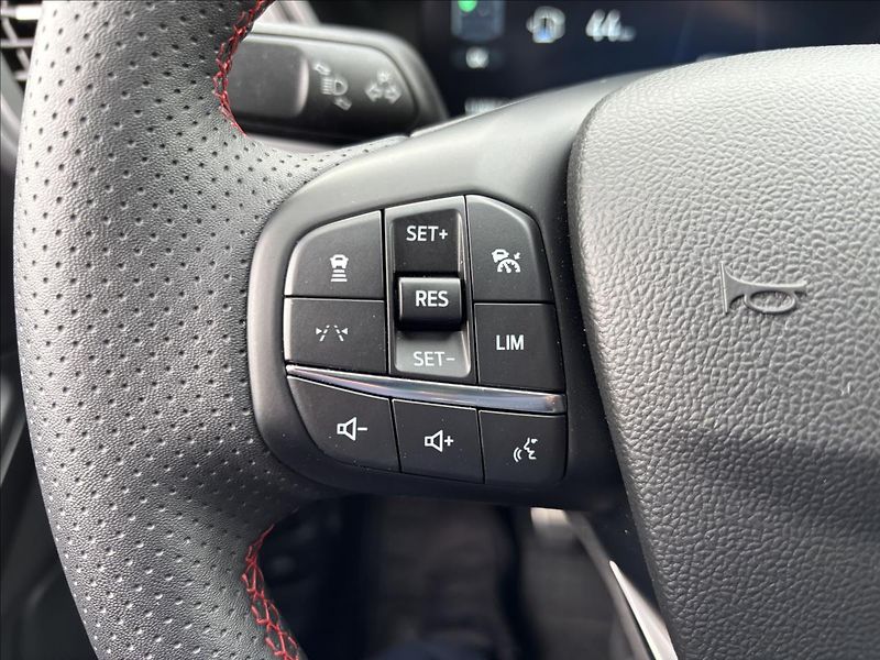 Ford Kuga 1,5 EcoBoost 111 kW ST-Line X - fotka 26 z 42