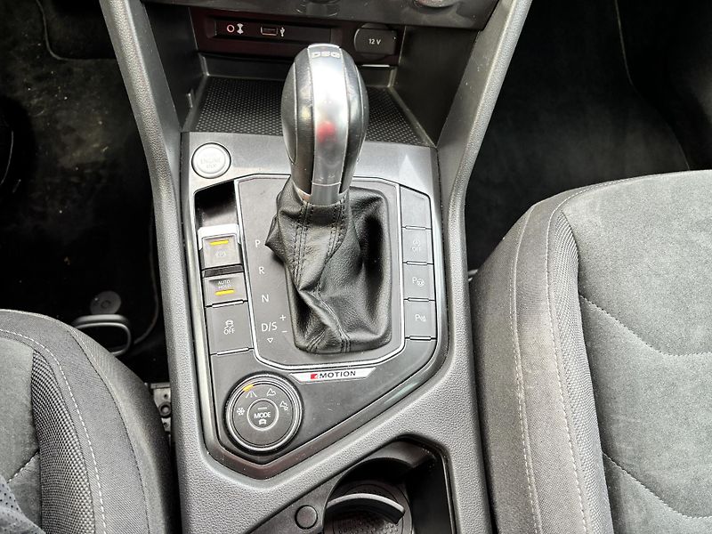 Volkswagen Tiguan (2016) 2.0TDI 110KW Head-up, 4x4 DSG - fotka 27 z 35