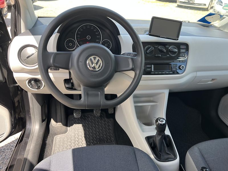 Volkswagen up! (2012) 1.0i 55Kw Klima REZERVACE - fotka 14 z 18