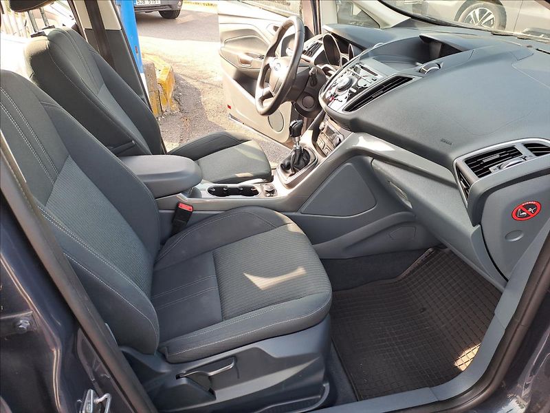 Ford C-MAX 2,0 TDCI - fotka 8 z 17