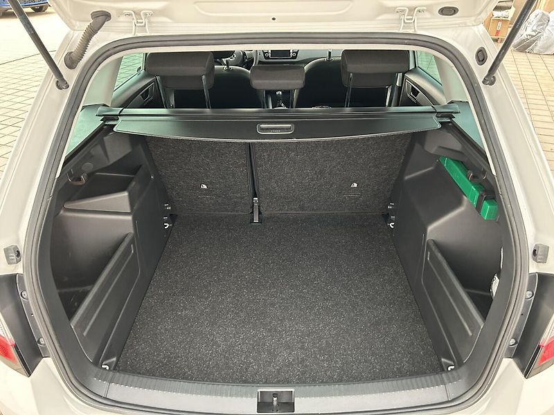 Škoda Fabia 1.0 TSI Active - fotka 23 z 25