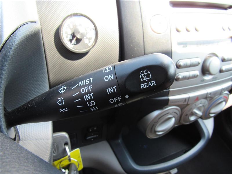 Daihatsu Sirion 1,3 i 64kW - fotka 19 z 29