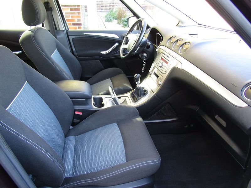 Ford S-MAX (2010) 2.0 TDCi EURO 5 - fotka 28 z 43