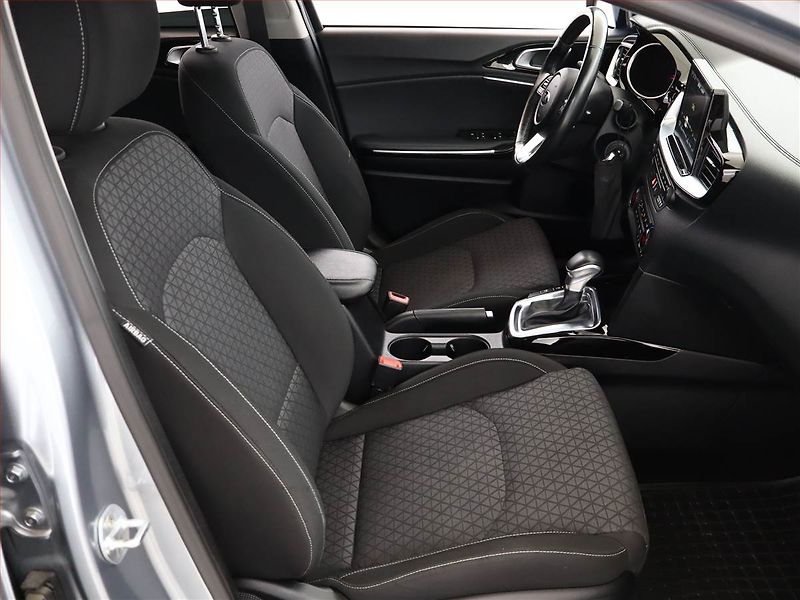 Kia Ceed (2019) Gold 1.4 T-GDI, Automat - fotka 7 z 18