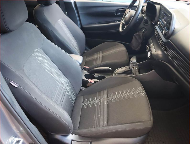 Hyundai i20 (2022) 1.0 T-GDI MHEV, Automat - fotka 9 z 17