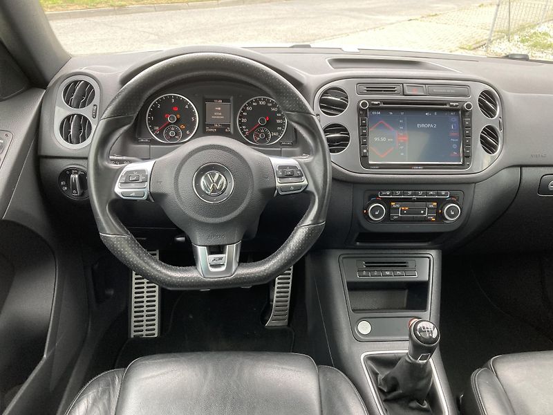 Volkswagen Tiguan (2013) 2.0TDI R-line - fotka 12 z 37