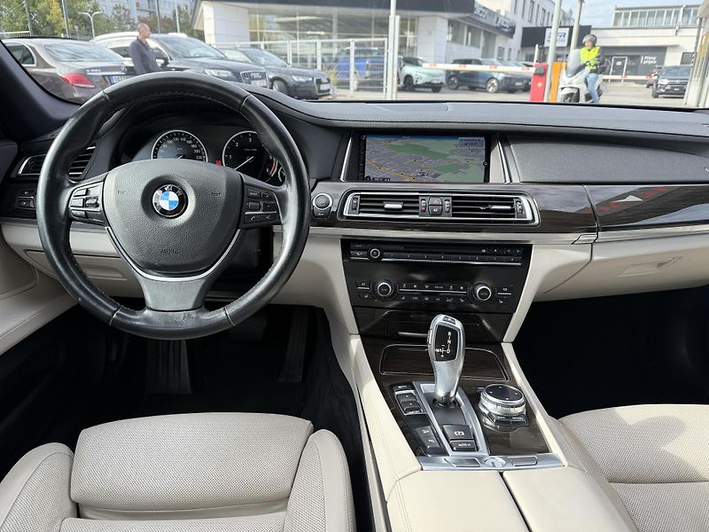 BMW Řada 7 730D koupeno v ČR DPH - fotka 11 z 35