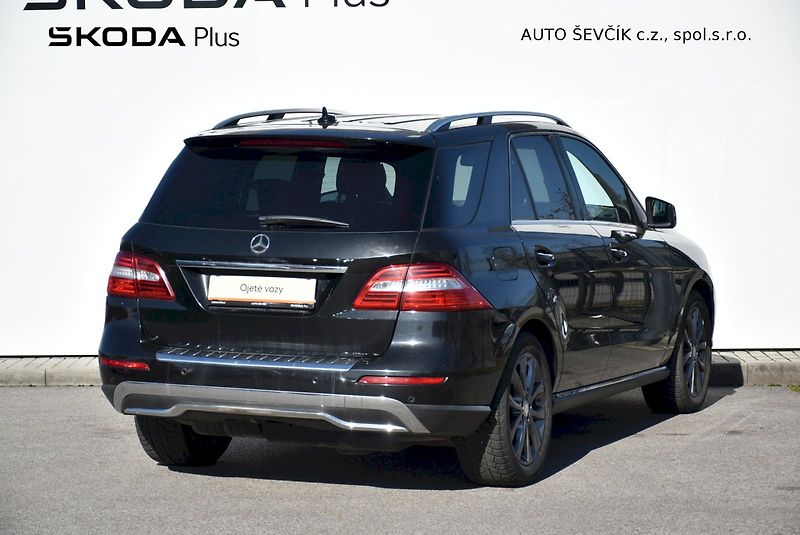 Mercedes-Benz Třídy M (2013) 3.0 Cdi 190kW 4x4 - fotka 2 z 31