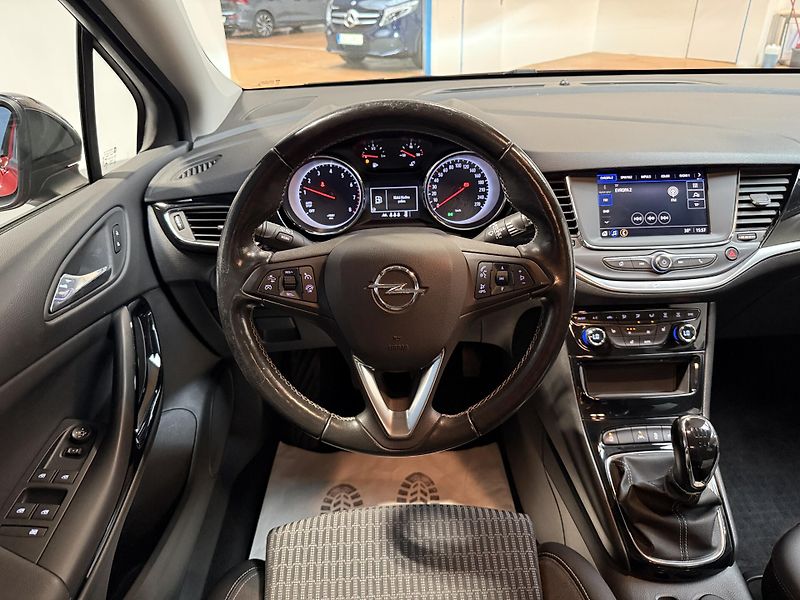 Opel Astra 1.2 Turbo 96kW Elegance ST S/S - fotka 6 z 13