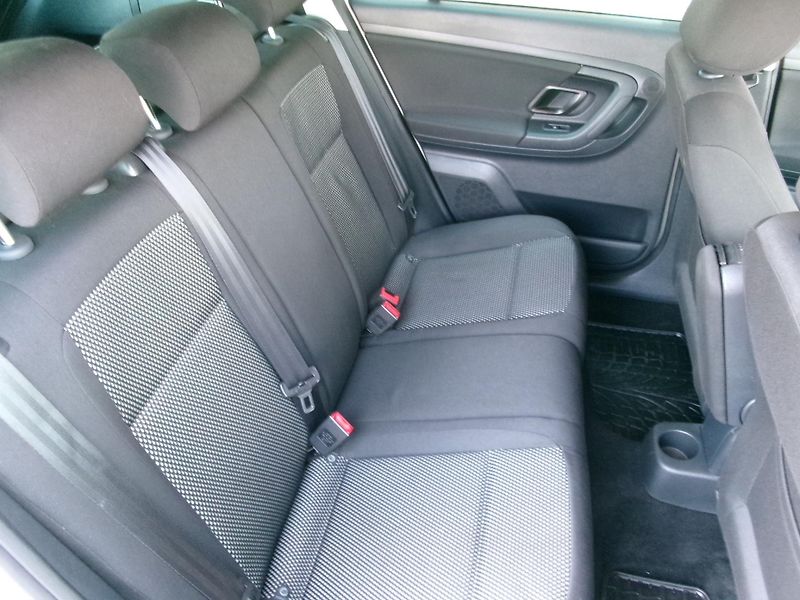 Škoda Fabia (2010) 1,2TSI SCOUT KLIMA TAŽNÉ - fotka 13 z 28