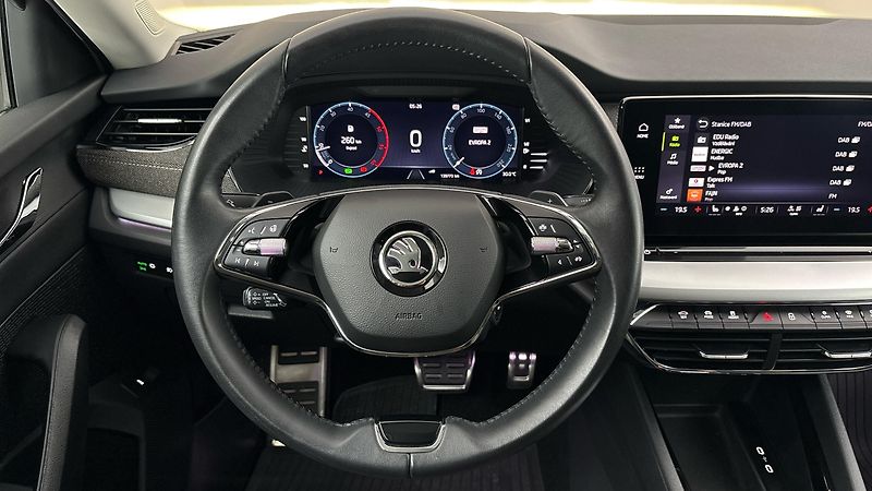 Škoda Octavia 2.0 TDI DSG 4x4 Scout Combi - fotka 9 z 27