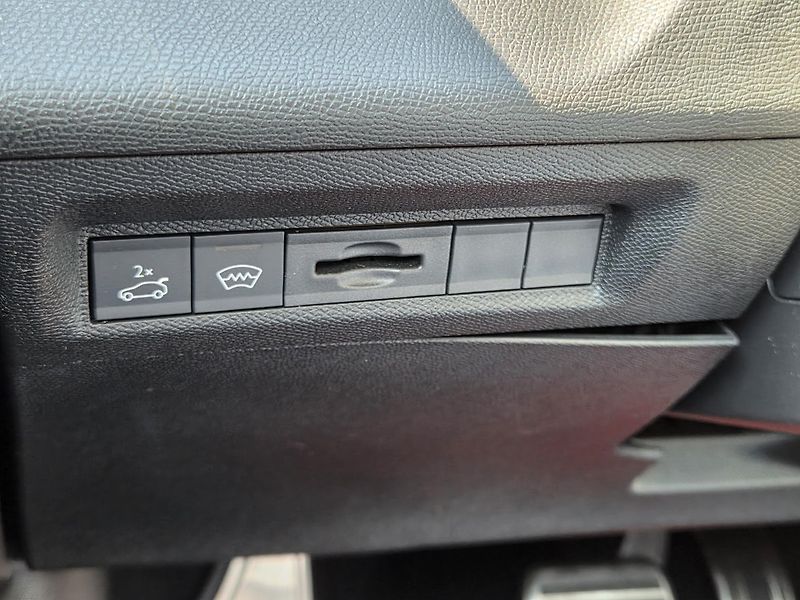 Peugeot 408 (2024) 1.2 PT 130 GT EAT8 - fotka 29 z 36