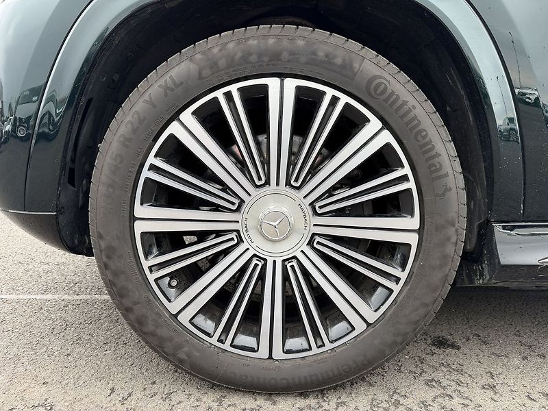 Mercedes-Benz GLS 4MATIC MAYBACH - fotka 24 z 38