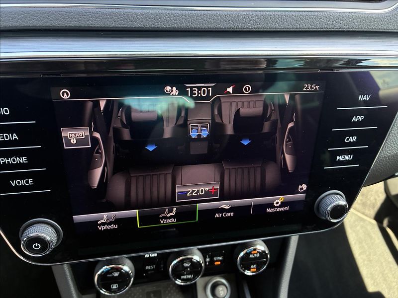 Škoda Superb 2,0 TAŽNÉ,EL.KUFR,KAMERA - fotka 22 z 32