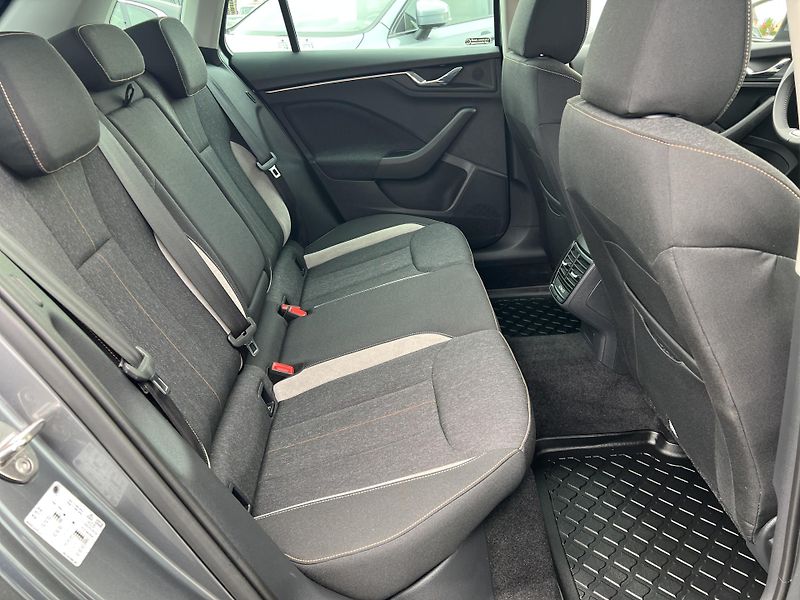 Škoda Kamiq 1.5TSi 110kw Top Selection ČR - fotka 33 z 45