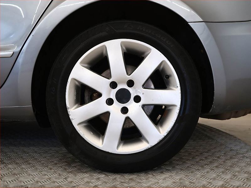Škoda Superb (2010) 2.0 TDI, Automat, Tempomat - fotka 15 z 17