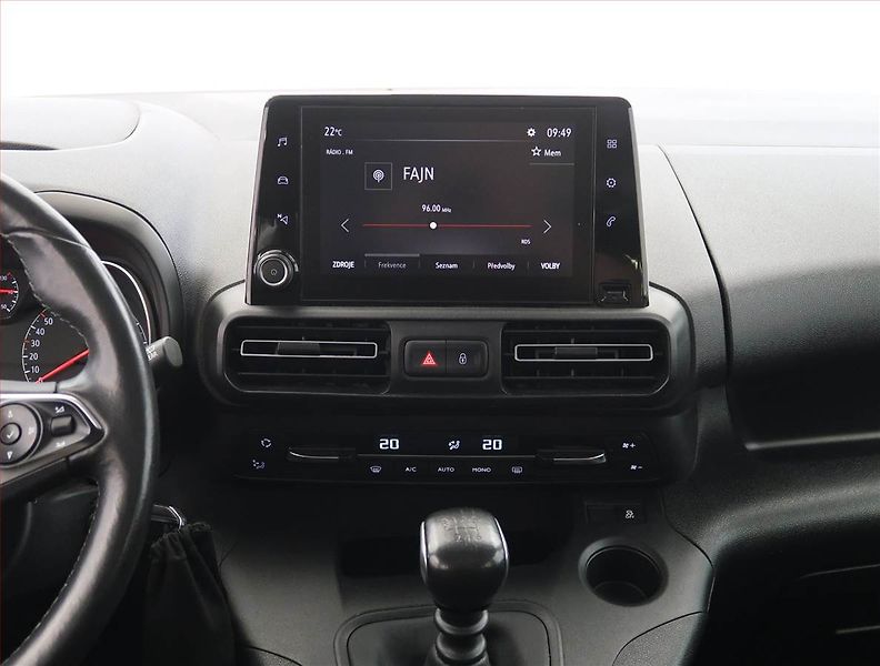 Opel Combo (2019) Enjoy 1.2 Turbo, 7Míst, 1Maj - fotka 12 z 21