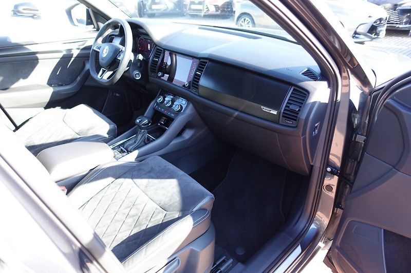 Škoda Kodiaq 2.0TDI 140 kW Sportline 4x4 DS - fotka 11 z 34