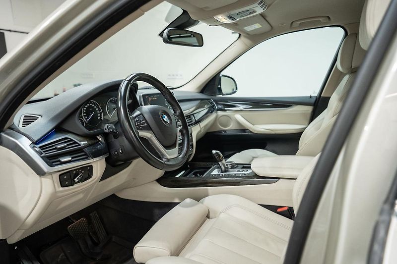 BMW X5 40e 2.0 180 kW xDrive - fotka 8 z 49