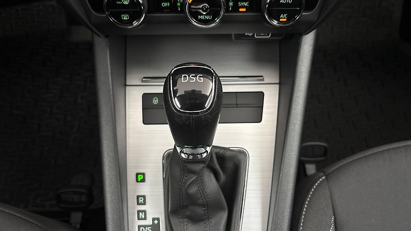 Škoda Octavia 1.5 TSI G-Tec DSG Ambition Com - fotka 23 z 23