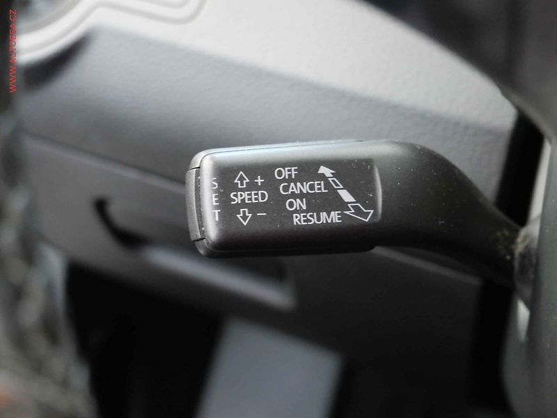 Volkswagen Passat CC (2010) 2.0 TDi, ČR, STK9/28 - fotka 13 z 18