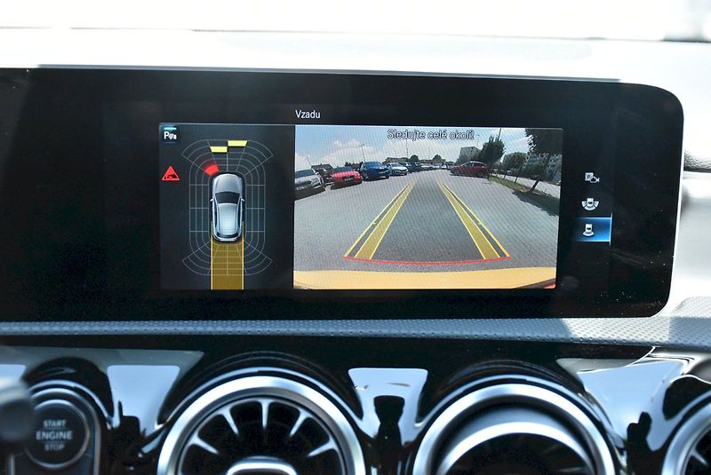 Mercedes-Benz Třídy A (2020) A35 AMG 225kW - fotka 18 z 35