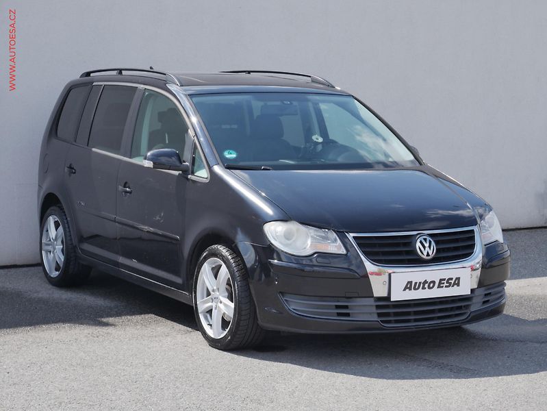 Volkswagen Touran (2008) 1.4 TSi, Xenon, AC - fotografie inzerátu