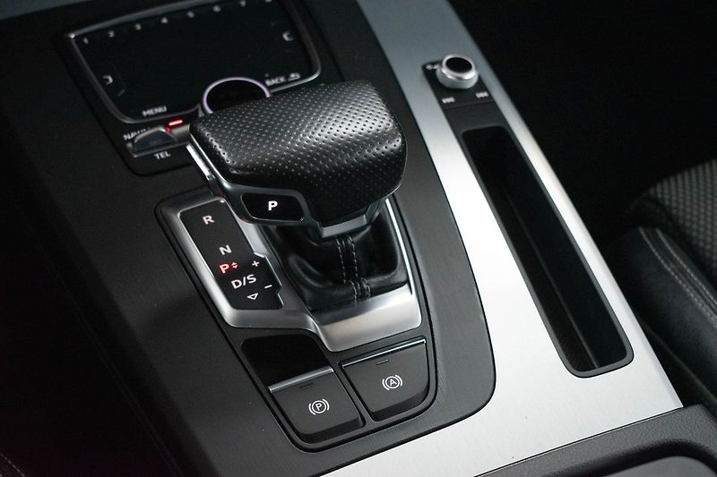 Audi Q5 40 TDI S-LINE*QUATTRO*KAMERA* - fotka 21 z 38