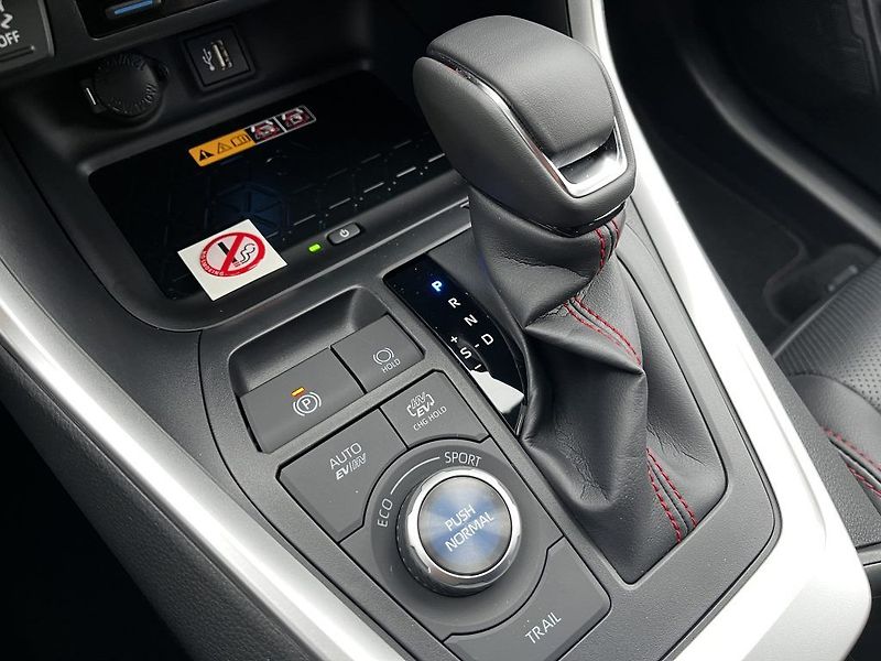 Toyota RAV4 2.5 Plug-in Hybrid ODBĚR IHNED - fotka 22 z 39