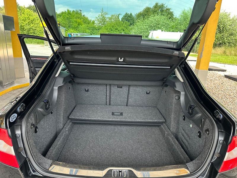 Škoda Superb (2010) 2.0TDi DSG CR BUSINES 100%KM - fotka 17 z 18