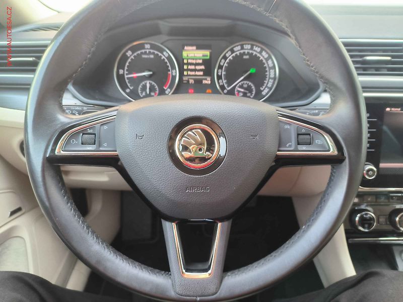 Škoda Superb (2017) 2.0TDi, ČR, DSG, bixen - fotka 22 z 30