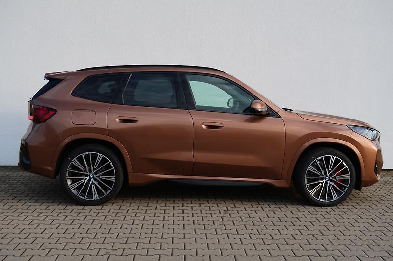 BMW X1 xDrive23i - fotka 5 z 6