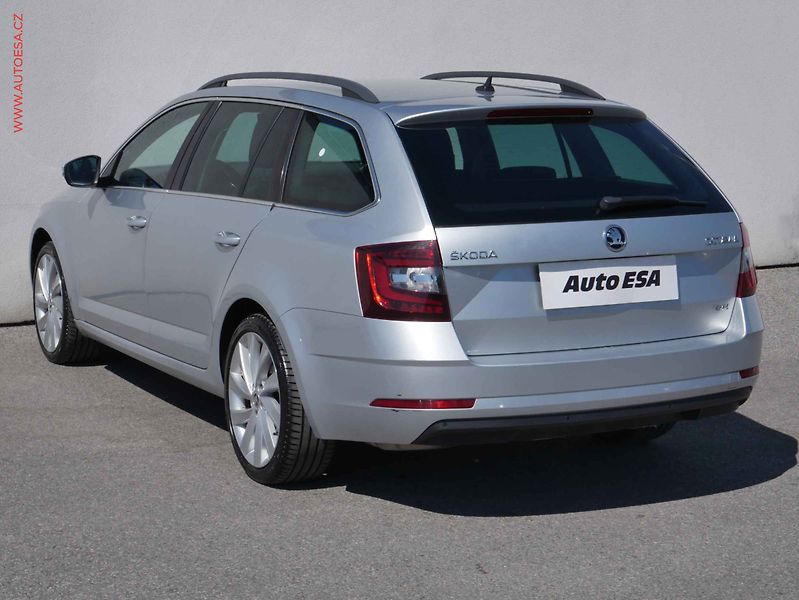 Škoda Octavia (2019) 1.8 TSi 4x4, ČR, Style, DSG - fotka 6 z 14
