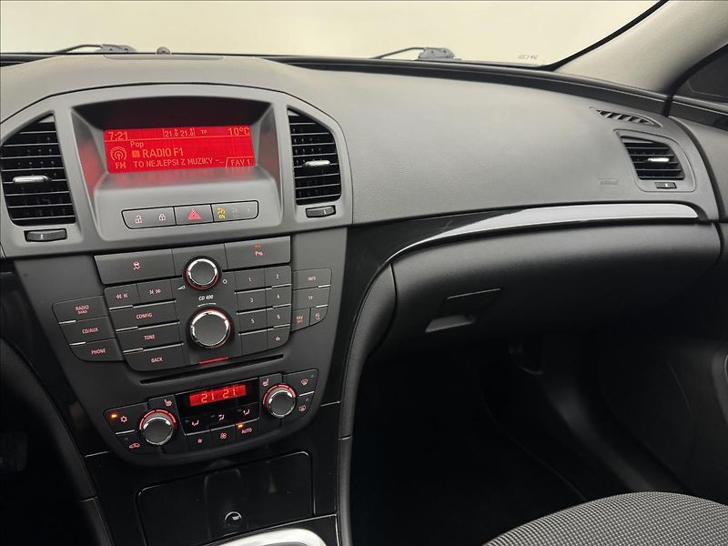 Opel Insignia 2,0 CDTi LED VÝHŘEV 2XKOLA ČR - fotka 14 z 33