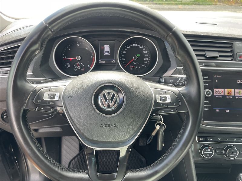 Volkswagen Tiguan 2,0 TDi 110kw DSG 4-matic bez - fotka 14 z 43
