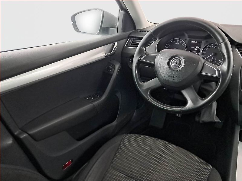 Škoda Octavia (2014) 1.6 TDI, Tempomat - fotka 7 z 16